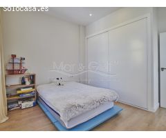Casa independiente adosada en Venta en Primera línea del Paseo Marítimo de El