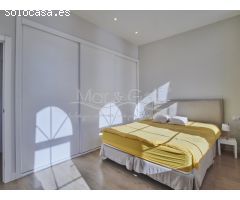 Casa independiente adosada en Venta en Primera línea del Paseo Marítimo de El