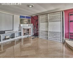 Chalet Reformado y Casa Independiente en Venta con Vistas al Mar y Piscina en