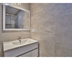 Chalet Reformado y Casa Independiente en Venta con Vistas al Mar y Piscina en