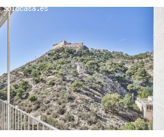 Exclusivo Ático en Venta con Espectaculares Vistas al Mar y al Castillo de Santa