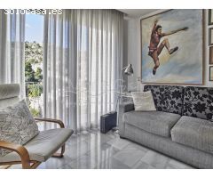 Exclusivo Ático en Venta con Espectaculares Vistas al Mar y al Castillo de Santa
