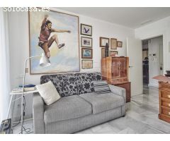 Exclusivo Ático en Venta con Espectaculares Vistas al Mar y al Castillo de Santa