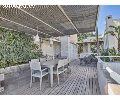 Exclusivo Ático en Venta con Espectaculares Vistas al Mar y al Castillo de Santa