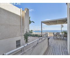 Exclusivo Ático en Venta con Espectaculares Vistas al Mar y al Castillo de Santa