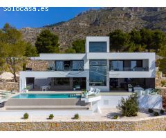 Exclusiva Villa de Lujo Amueblada en Venta con Vistas al Mar en Altea