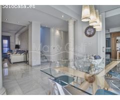 Espectacular Chalet en Venta con Piscina y Sala de Ocio en Arenales del Sol