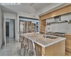 Espectacular Chalet en Venta con Piscina y Sala de Ocio en Arenales del Sol