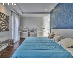 Espectacular Chalet en Venta con Piscina y Sala de Ocio en Arenales del Sol