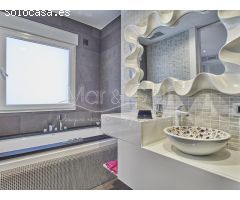 Espectacular Chalet en Venta con Piscina y Sala de Ocio en Arenales del Sol