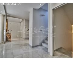 Espectacular Chalet en Venta con Piscina y Sala de Ocio en Arenales del Sol