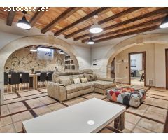 Espectacular Chalet en Venta con Piscina y Sala de Ocio en Arenales del Sol