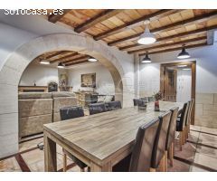 Espectacular Chalet en Venta con Piscina y Sala de Ocio en Arenales del Sol