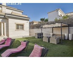 Espectacular Chalet en Venta con Piscina y Sala de Ocio en Arenales del Sol