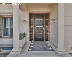 Espectacular Chalet en Venta con Piscina y Sala de Ocio en Arenales del Sol