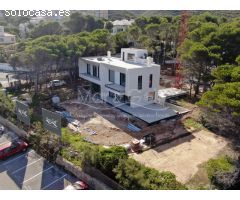 Chalet de Diseño Vanguardista en Venta con Vistas al Mar en Denia.