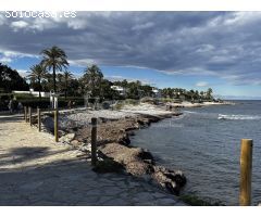 Chalet de Diseño Vanguardista en Venta con Vistas al Mar en Denia.