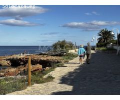 Chalet de Diseño Vanguardista en Venta con Vistas al Mar en Denia.