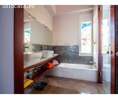 Exclusivo Ático en Venta con Vistas al Mar en Playa del Postiguet, Alicante
