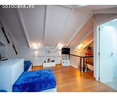 Exclusivo Ático en Venta con Vistas al Mar en Playa del Postiguet, Alicante