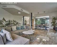 Chalet de Diseño Moderno en Venta en Primera Línea de Alicante Golf