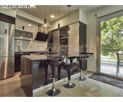 Chalet de Diseño Moderno en Venta en Primera Línea de Alicante Golf