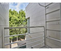 Chalet de Diseño Moderno en Venta en Primera Línea de Alicante Golf