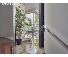 Chalet de Diseño Moderno en Venta en Primera Línea de Alicante Golf