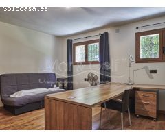 Chalet en Venta con Gran Parcela Ajardinada y Piscina Privada en Cabo de las