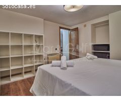 Chalet en Venta con Gran Parcela Ajardinada y Piscina Privada en Cabo de las