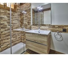 Chalet en Venta con Gran Parcela Ajardinada y Piscina Privada en Cabo de las