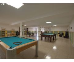 Chalet en Venta con Gran Parcela Ajardinada y Piscina Privada en Cabo de las