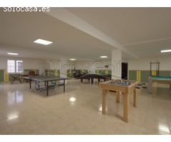 Chalet en Venta con Gran Parcela Ajardinada y Piscina Privada en Cabo de las