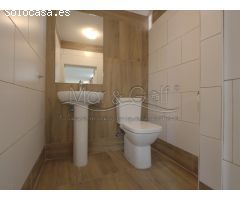 Chalet en Venta con Gran Parcela Ajardinada y Piscina Privada en Cabo de las