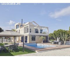Gran chalet independiente estilo mediterráneo en venta en vistahermosa