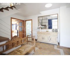 Gran chalet independiente estilo mediterráneo en venta en vistahermosa