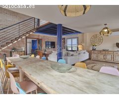 Gran chalet independiente estilo mediterráneo en venta en vistahermosa