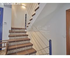 Gran chalet independiente estilo mediterráneo en venta en vistahermosa