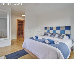 Gran chalet independiente estilo mediterráneo en venta en vistahermosa