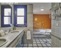 Gran chalet independiente estilo mediterráneo en venta en vistahermosa