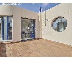 Gran chalet independiente estilo mediterráneo en venta en vistahermosa