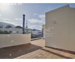 Gran chalet independiente estilo mediterráneo en venta en vistahermosa
