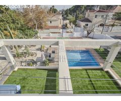 Gran chalet independiente estilo mediterráneo en venta en vistahermosa