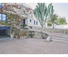 Gran chalet independiente estilo mediterráneo en venta en vistahermosa