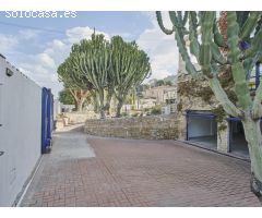 Gran chalet independiente estilo mediterráneo en venta en vistahermosa