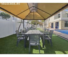Gran chalet independiente estilo mediterráneo en venta en vistahermosa