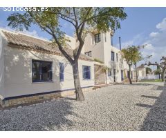 Gran chalet independiente estilo mediterráneo en venta en vistahermosa