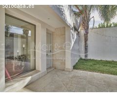 Chalet de Estilo Minimalista en Alquiler con Piscina Junto a La Calita en Cabo