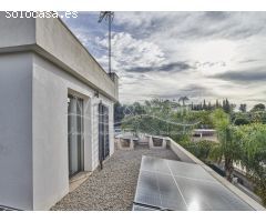 Chalet de Estilo Minimalista en Alquiler con Piscina Junto a La Calita en Cabo