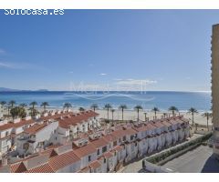 Bonito y moderno piso en venta con vistas al mar en playa Muchavista